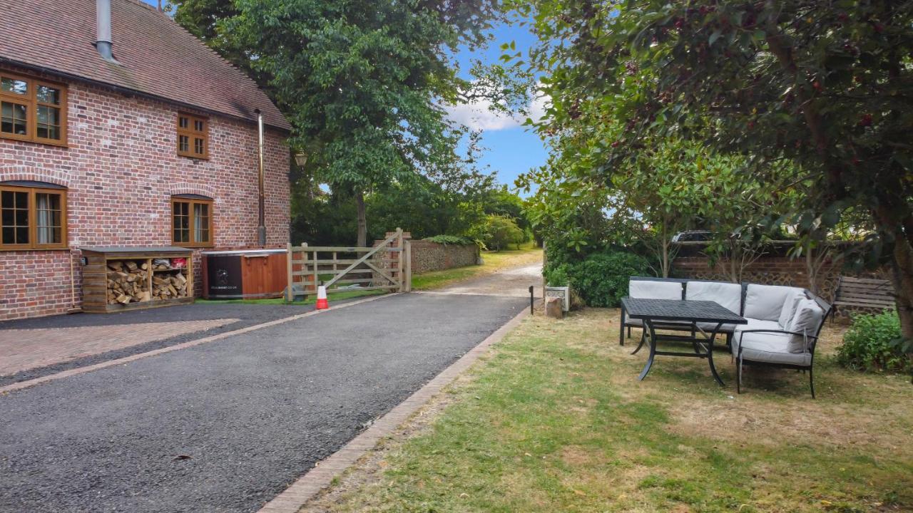 The Roost Group - The Coach House - Hot Tub Vila Gravesend Exterior foto